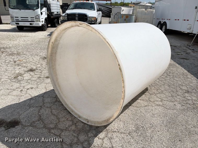 image for item FB8354 (2) poly tanks