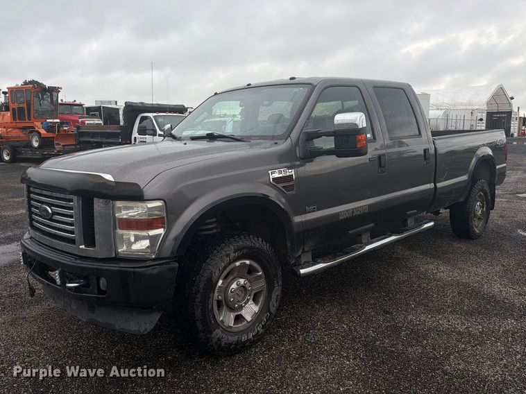 image for item FC3340 2008 Ford F350 Super Duty Crew Cab pickup truck
