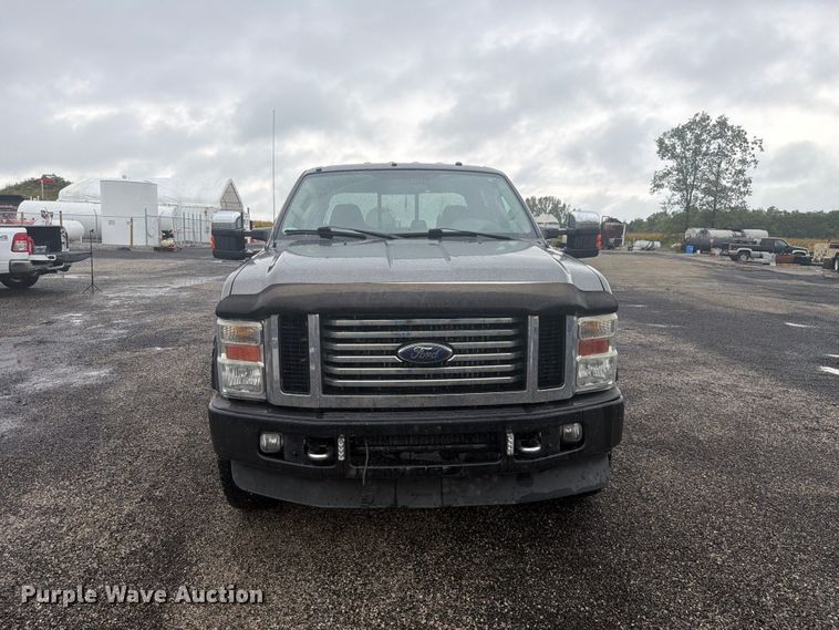 image for item FC3340 2008 Ford F350 Super Duty Crew Cab pickup truck