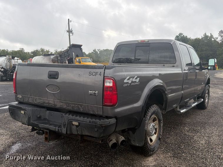 image for item FC3340 2008 Ford F350 Super Duty Crew Cab pickup truck