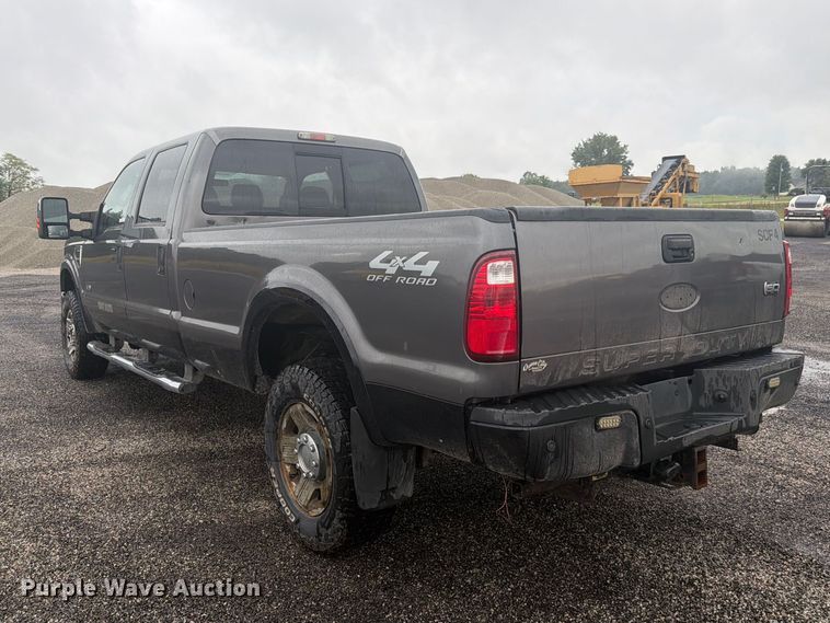 image for item FC3340 2008 Ford F350 Super Duty Crew Cab pickup truck