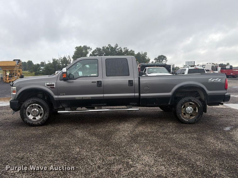 image for item FC3340 2008 Ford F350 Super Duty Crew Cab pickup truck