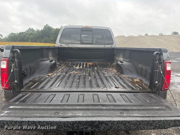 image for item FC3340 2008 Ford F350 Super Duty Crew Cab pickup truck
