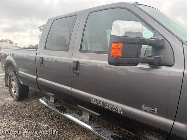 image for item FC3340 2008 Ford F350 Super Duty Crew Cab pickup truck