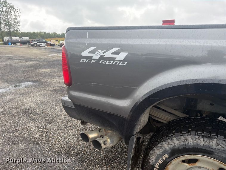 image for item FC3340 2008 Ford F350 Super Duty Crew Cab pickup truck