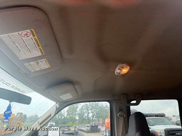 image for item FC3340 2008 Ford F350 Super Duty Crew Cab pickup truck
