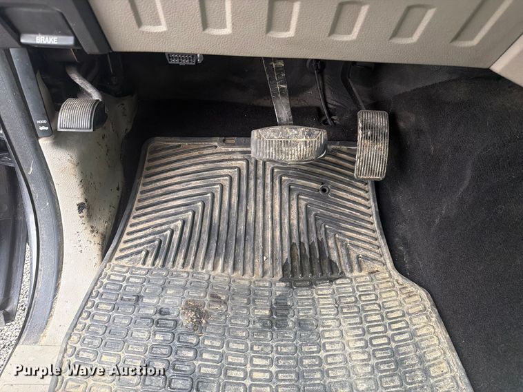 image for item FC3340 2008 Ford F350 Super Duty Crew Cab pickup truck
