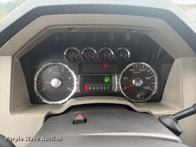 image for item FC3340 2008 Ford F350 Super Duty Crew Cab pickup truck