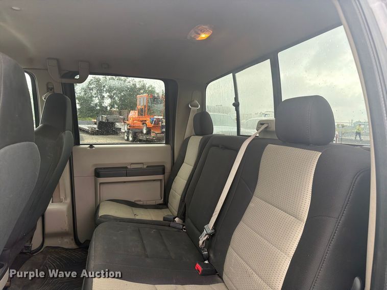 image for item FC3340 2008 Ford F350 Super Duty Crew Cab pickup truck