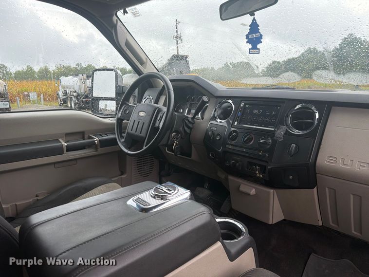 image for item FC3340 2008 Ford F350 Super Duty Crew Cab pickup truck