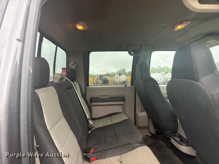 image for item FC3340 2008 Ford F350 Super Duty Crew Cab pickup truck