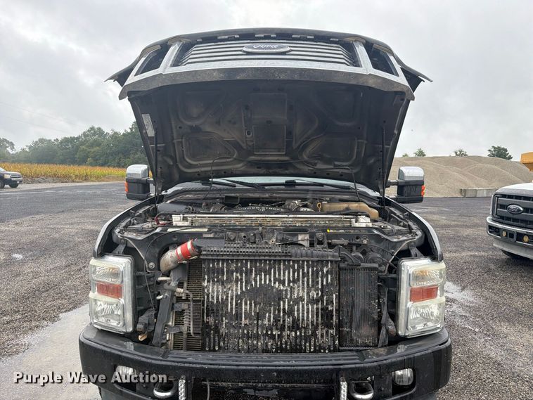 image for item FC3340 2008 Ford F350 Super Duty Crew Cab pickup truck