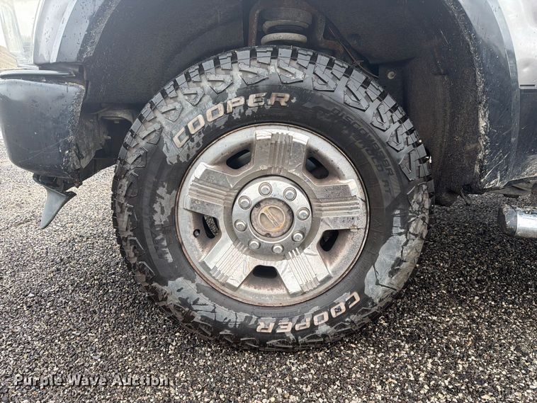 image for item FC3340 2008 Ford F350 Super Duty Crew Cab pickup truck