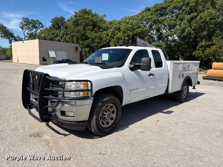 image for item FC3345 2012 Chevrolet Silverado 3500HD Ext. Cab utility bed pickup truck