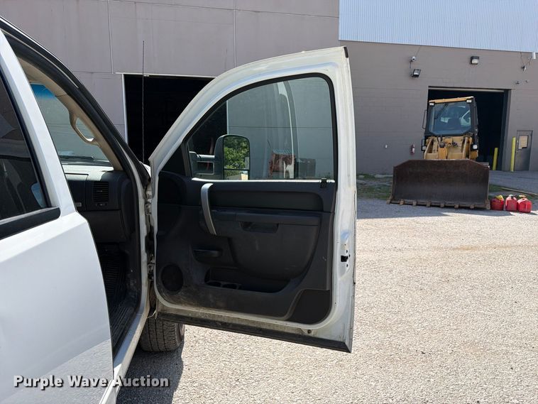 image for item FC3345 2012 Chevrolet Silverado 3500HD Ext. Cab utility bed pickup truck