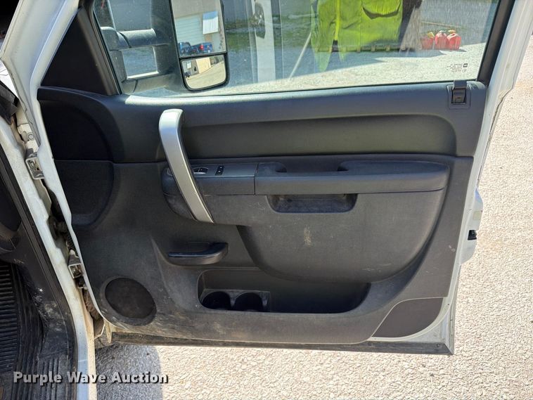 image for item FC3345 2012 Chevrolet Silverado 3500HD Ext. Cab utility bed pickup truck