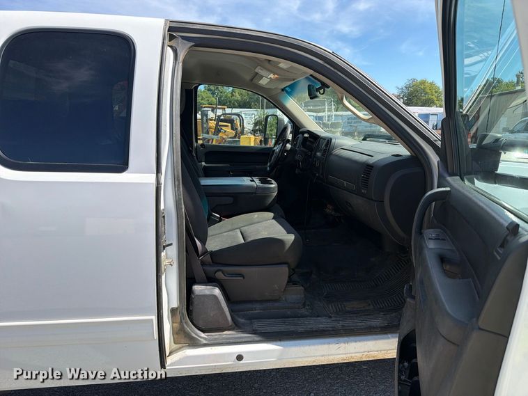 image for item FC3345 2012 Chevrolet Silverado 3500HD Ext. Cab utility bed pickup truck