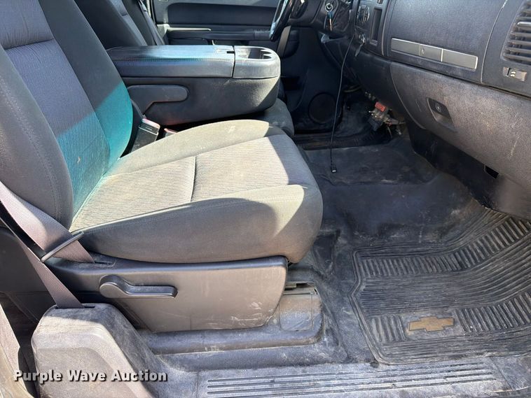image for item FC3345 2012 Chevrolet Silverado 3500HD Ext. Cab utility bed pickup truck
