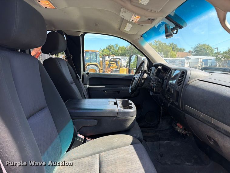 image for item FC3345 2012 Chevrolet Silverado 3500HD Ext. Cab utility bed pickup truck
