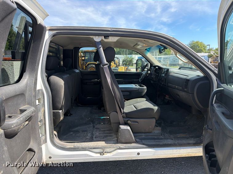 image for item FC3345 2012 Chevrolet Silverado 3500HD Ext. Cab utility bed pickup truck