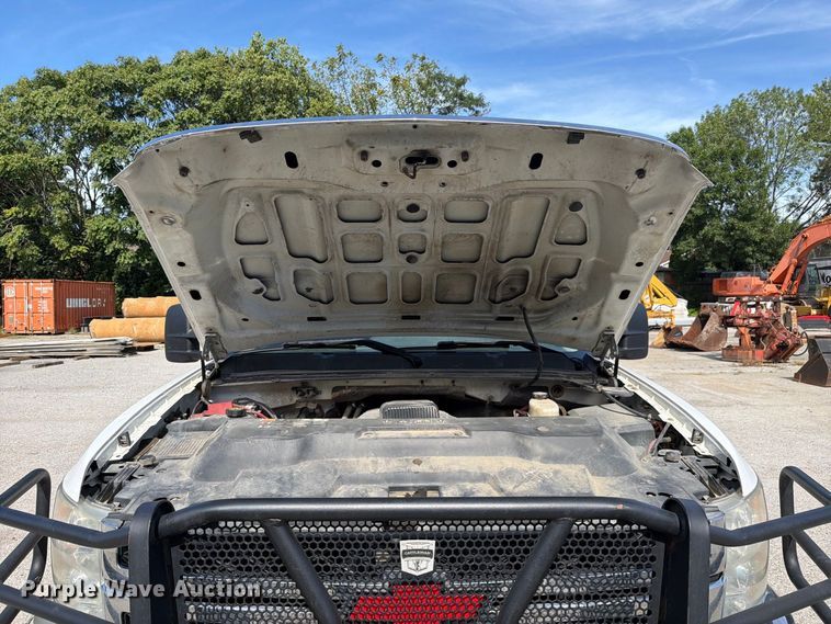 image for item FC3345 2012 Chevrolet Silverado 3500HD Ext. Cab utility bed pickup truck