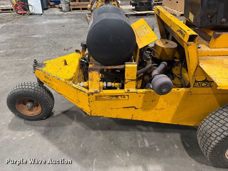 image for item FC3353 Hustler 275 lawn mower