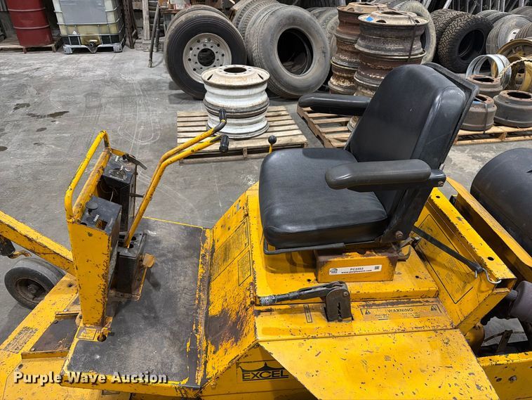 image for item FC3353 Hustler 275 lawn mower