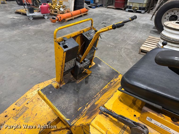 image for item FC3353 Hustler 275 lawn mower
