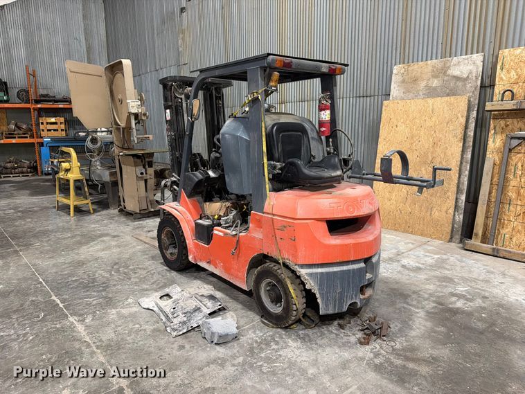 image for item FC3355 Toyota 7FGU25 forklift