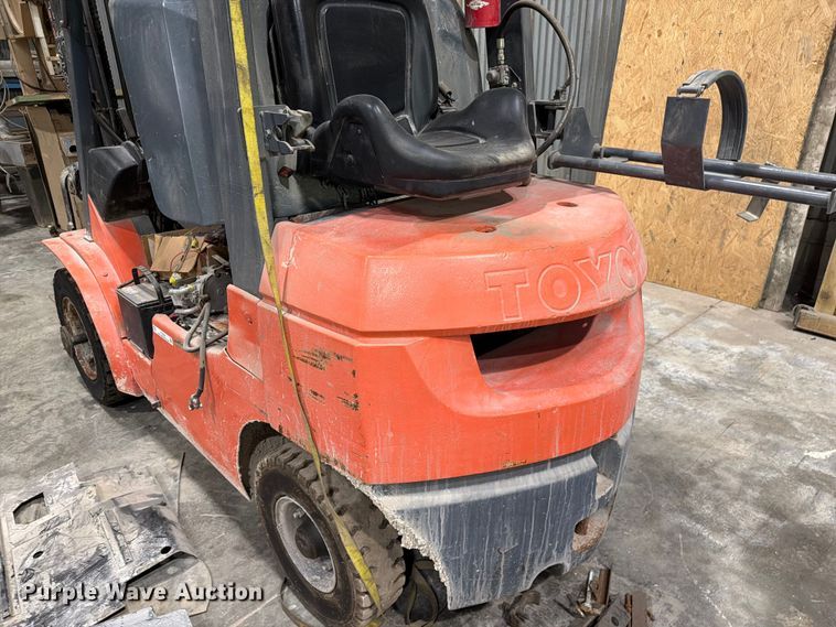 image for item FC3355 Toyota 7FGU25 forklift