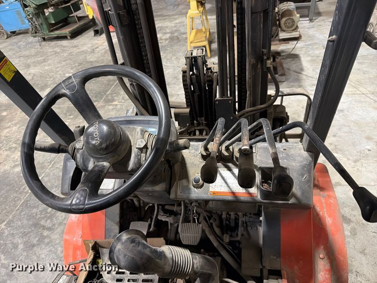 image for item FC3355 Toyota 7FGU25 forklift