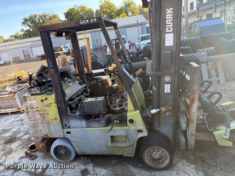 image for item FC3355 Toyota 7FGU25 forklift