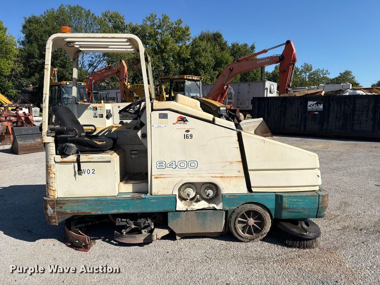 image for item FC3379 Tennant 8400 sweeper