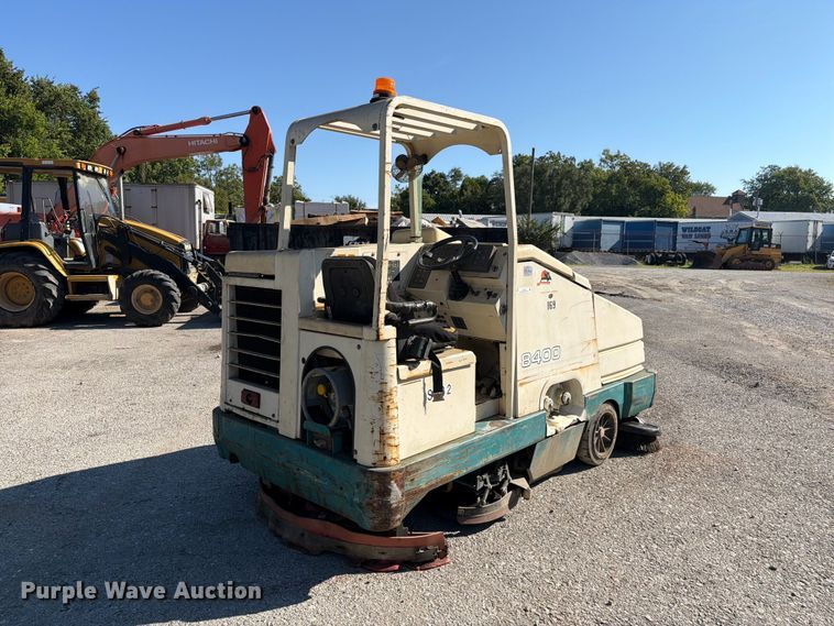 image for item FC3379 Tennant 8400 sweeper