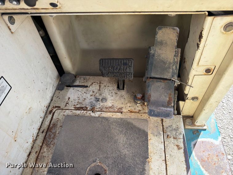 image for item FC3379 Tennant 8400 sweeper