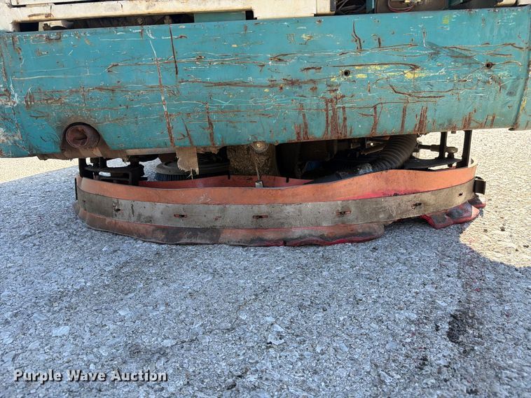 image for item FC3379 Tennant 8400 sweeper