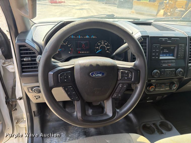 image for item FC3389 2016 Ford F150 Crew Cab pickup truck