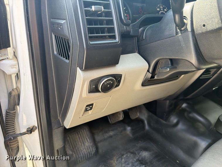 image for item FC3389 2016 Ford F150 Crew Cab pickup truck