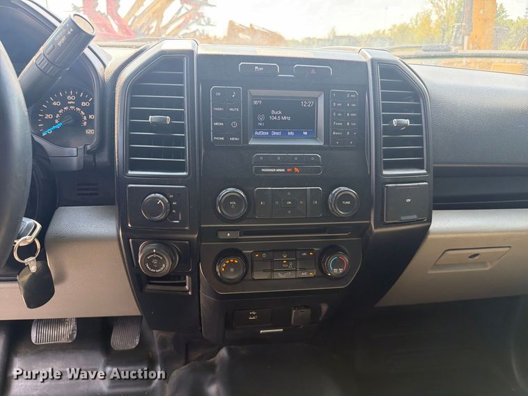 image for item FC3389 2016 Ford F150 Crew Cab pickup truck