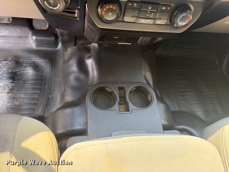 image for item FC3389 2016 Ford F150 Crew Cab pickup truck