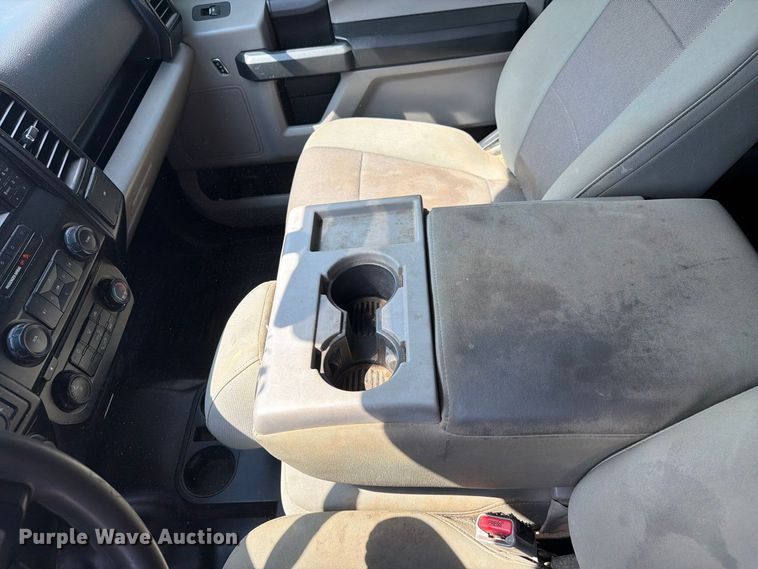image for item FC3389 2016 Ford F150 Crew Cab pickup truck