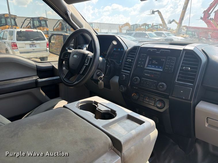 image for item FC3389 2016 Ford F150 Crew Cab pickup truck