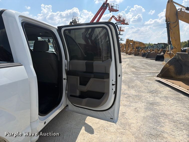 image for item FC3389 2016 Ford F150 Crew Cab pickup truck
