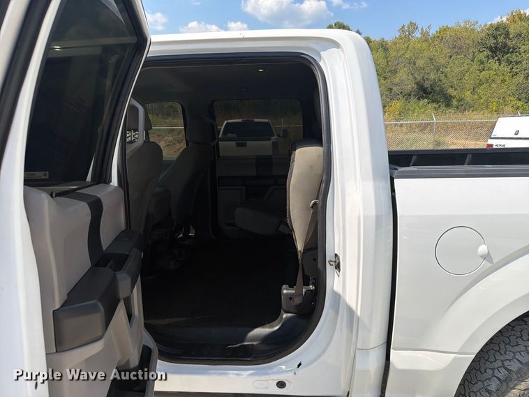 image for item FC3389 2016 Ford F150 Crew Cab pickup truck