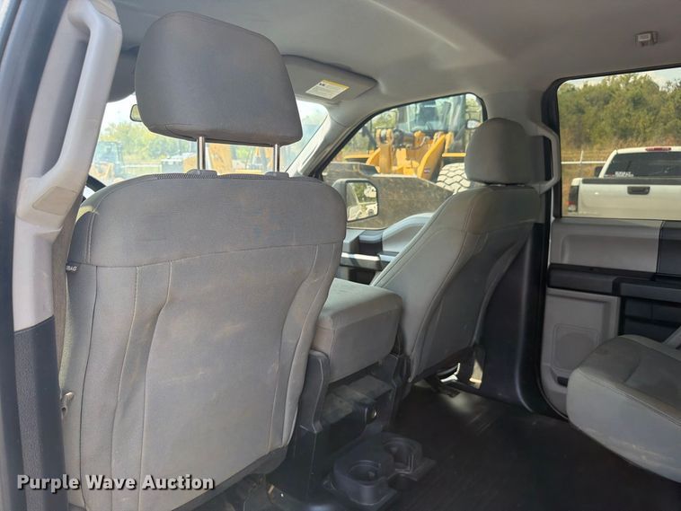 image for item FC3389 2016 Ford F150 Crew Cab pickup truck