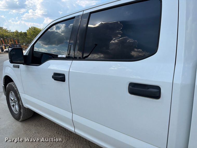 image for item FC3392 2016 Ford F150 Crew Cab pickup truck