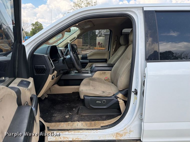 image for item FC3392 2016 Ford F150 Crew Cab pickup truck