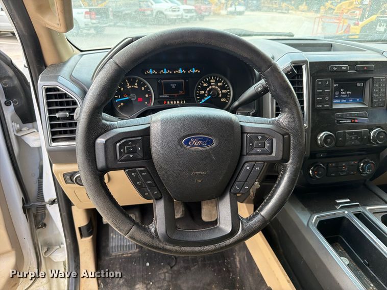 image for item FC3392 2016 Ford F150 Crew Cab pickup truck