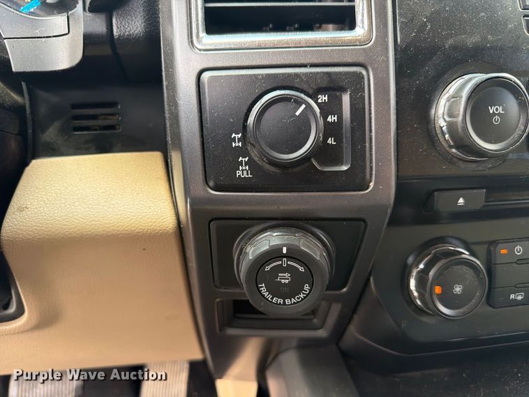 image for item FC3392 2016 Ford F150 Crew Cab pickup truck