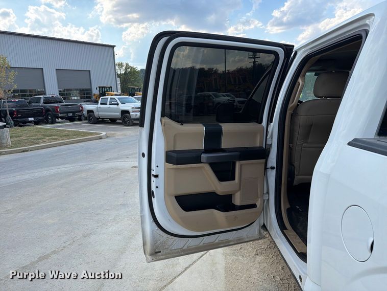 image for item FC3392 2016 Ford F150 Crew Cab pickup truck